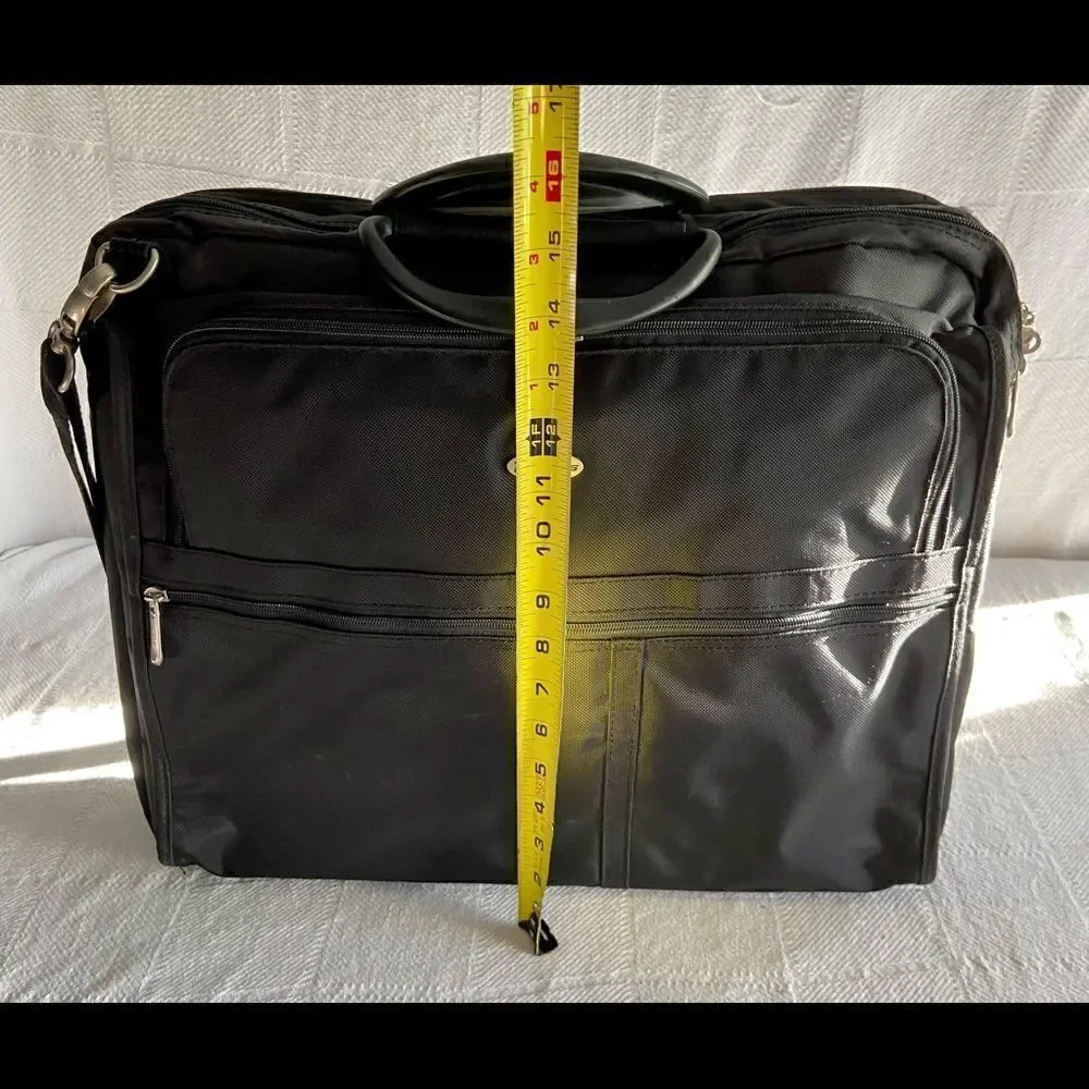 Targums Laptop Briefcase Black Poly W Plastic Handles & Shoulder Strap TV Prop